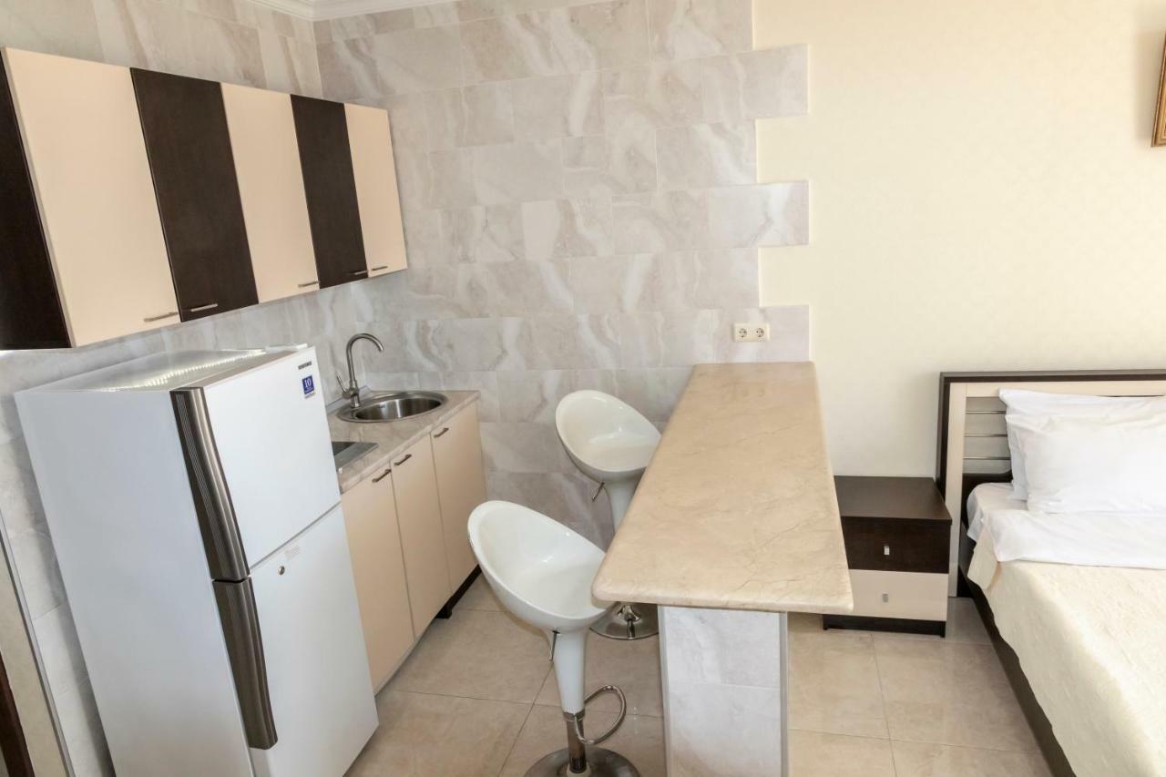 Orbi Apartment Ruslan บาทูมิ ภายนอก รูปภาพ