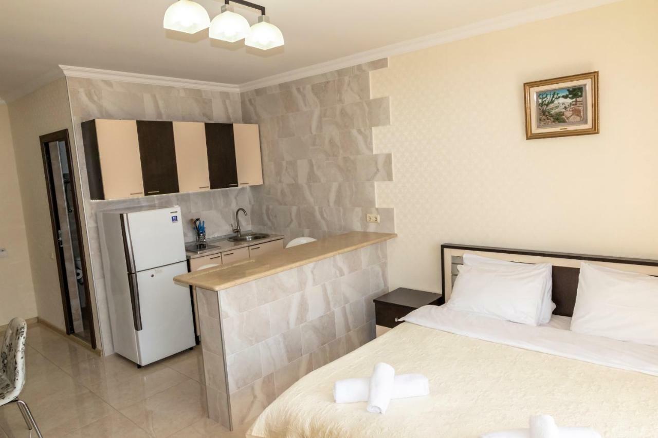 Orbi Apartment Ruslan บาทูมิ ภายนอก รูปภาพ